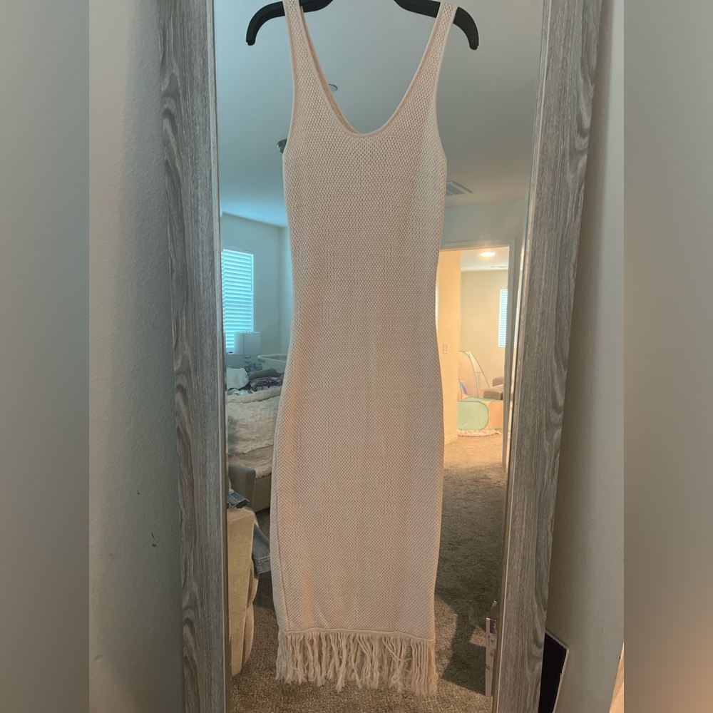 Chic Sleeveless Cream Midi Dress cover up